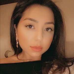 Meet your Posher, Alia